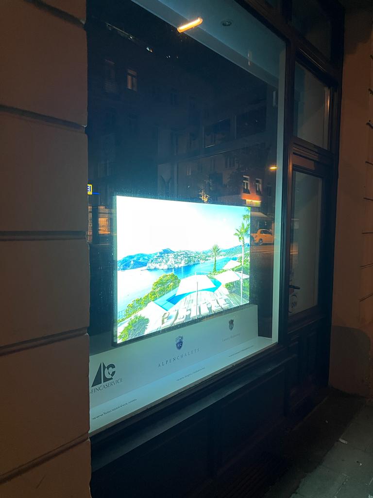 alpenchaletz-munchen-erke-engineering-digital-signage-monitor